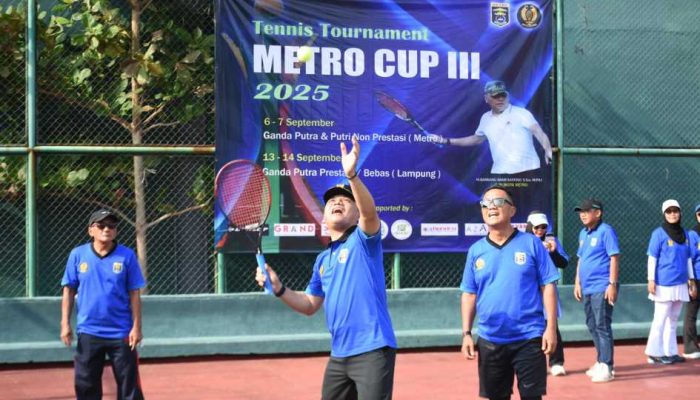 Wali Kota Buka Tennis Tournament Metro Cup III 2025